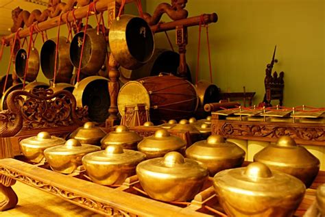  Samudra Rasa: A Mystical Journey through Indonesian Gamelan and Javanese Storytelling